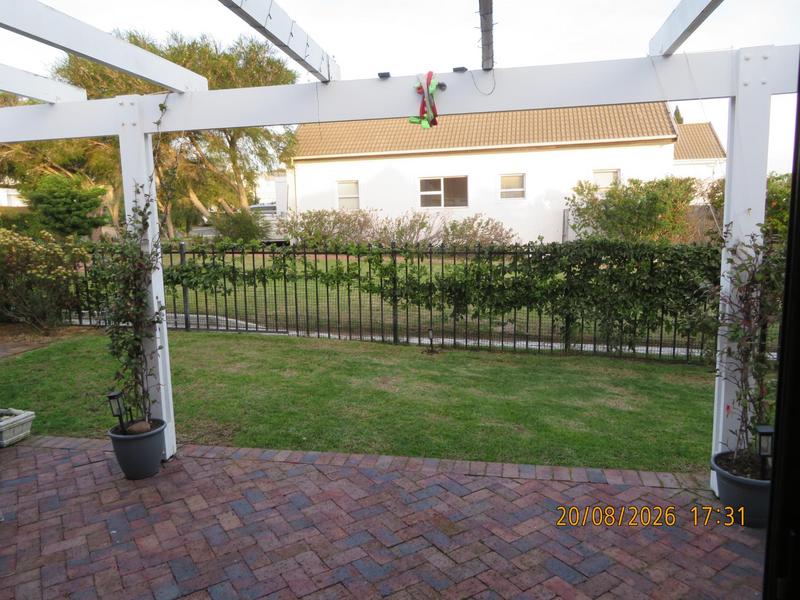 To Let 5 Bedroom Property for Rent in Zevendal Western Cape